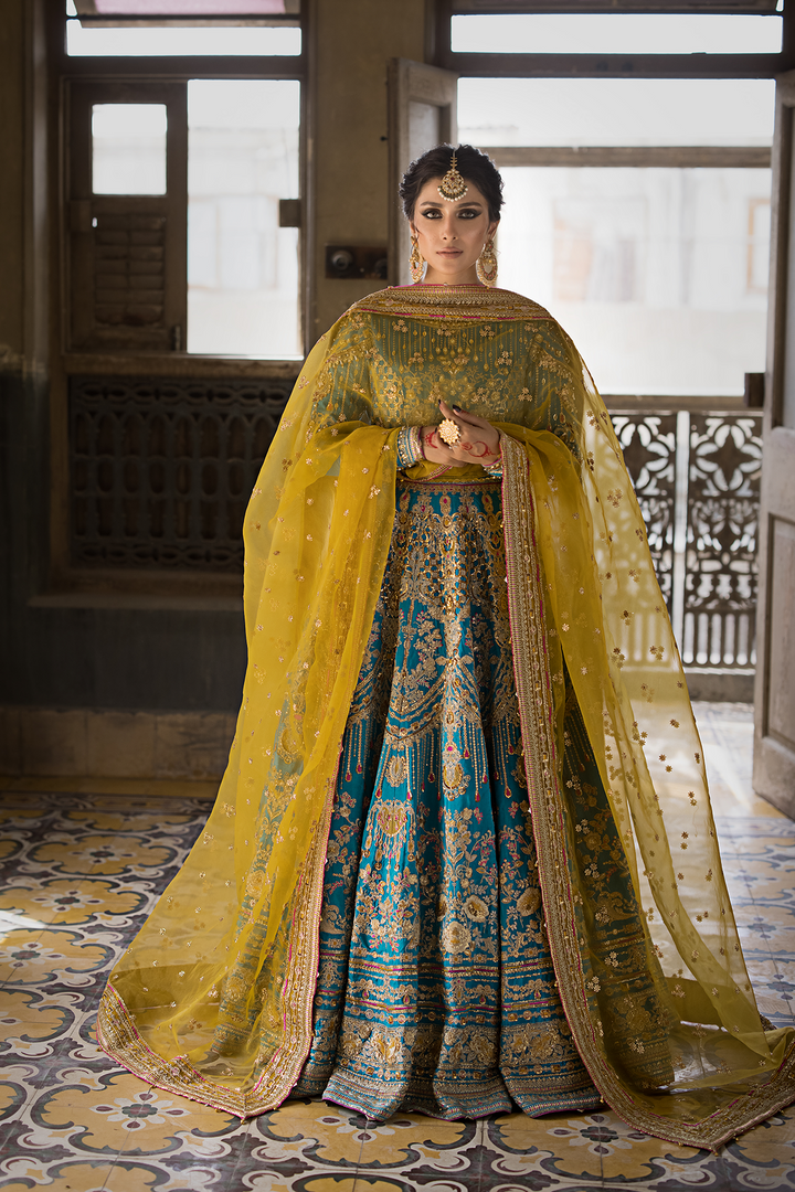 Traditional Pishwas Frock and Dupatta Pakistani Bridal Dress