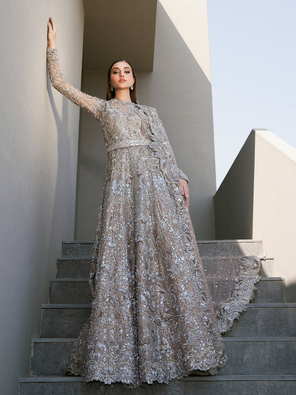 Elegant Royal Pakistani Bridal Dress for Weddings