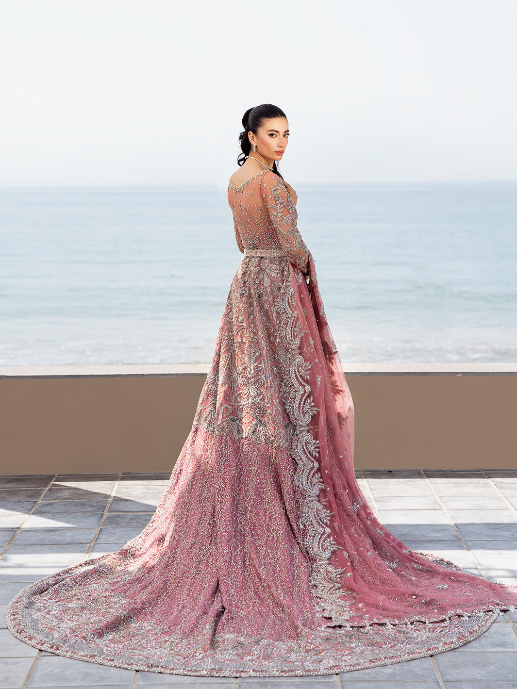 Maxi Pakistani Bridal Dress for Elegant Weddings