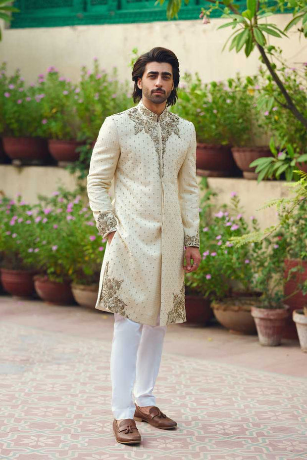 Elegant Off-White Sherwani with Gold Accents for Grooms