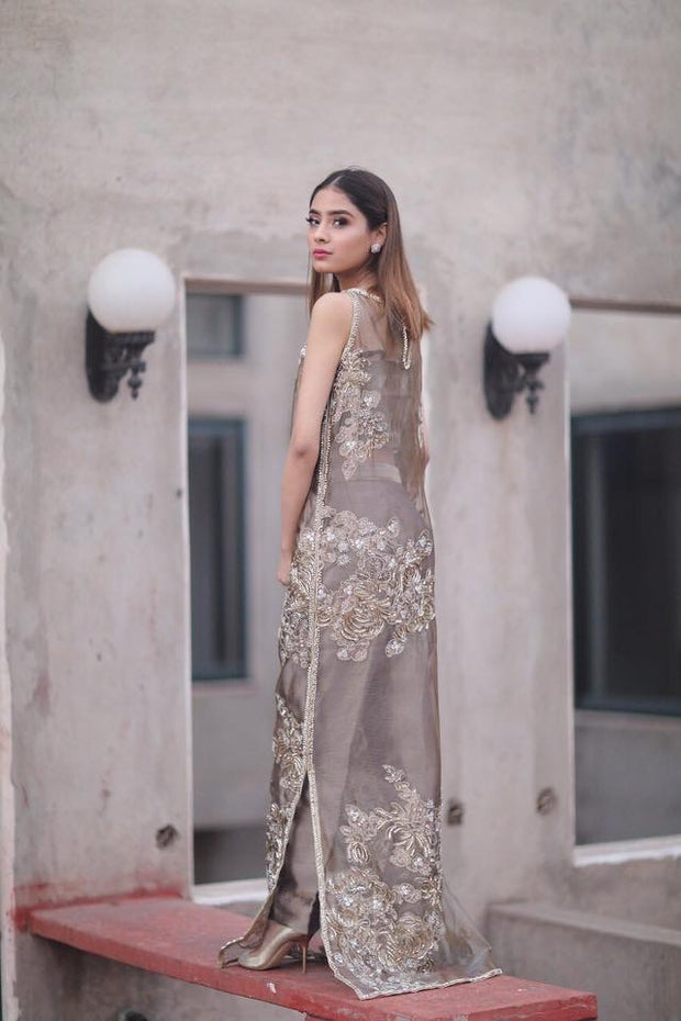 Long dress gold color deals