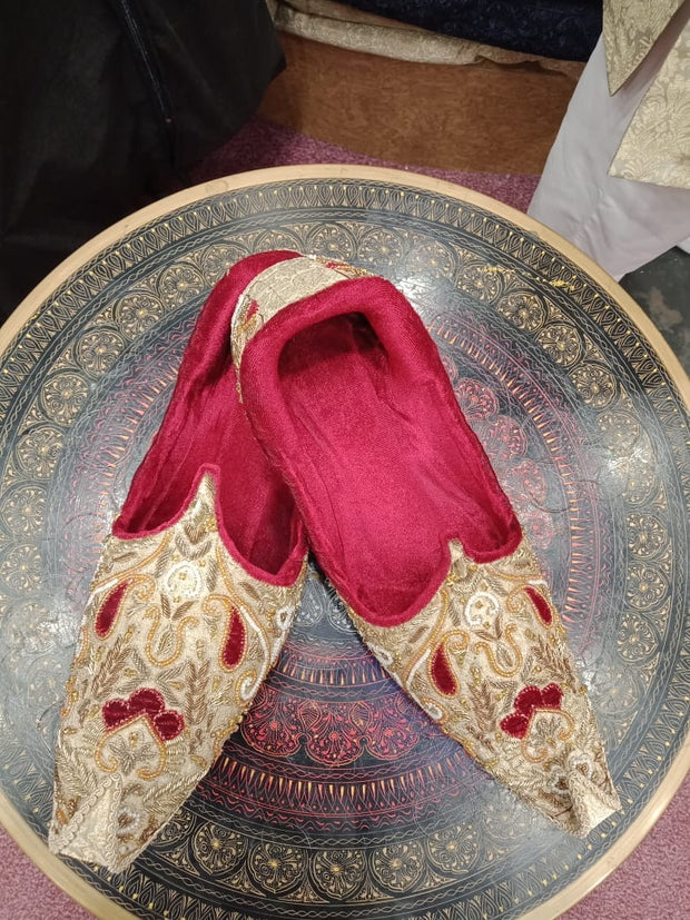 Dulha Sherwani In Offwhite Gold Color.Work  With Full Velvet Appliqué,Zardozi,Dabka & Stone Work. Same Work On Khusa.