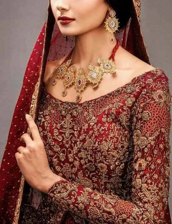 Bridal lahnga with pure dabka loaf work naqshee crystals and nagh work Model # B 1002