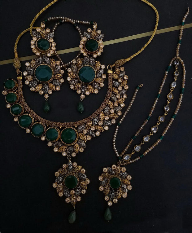 Antique Necklace Set with Green Stones