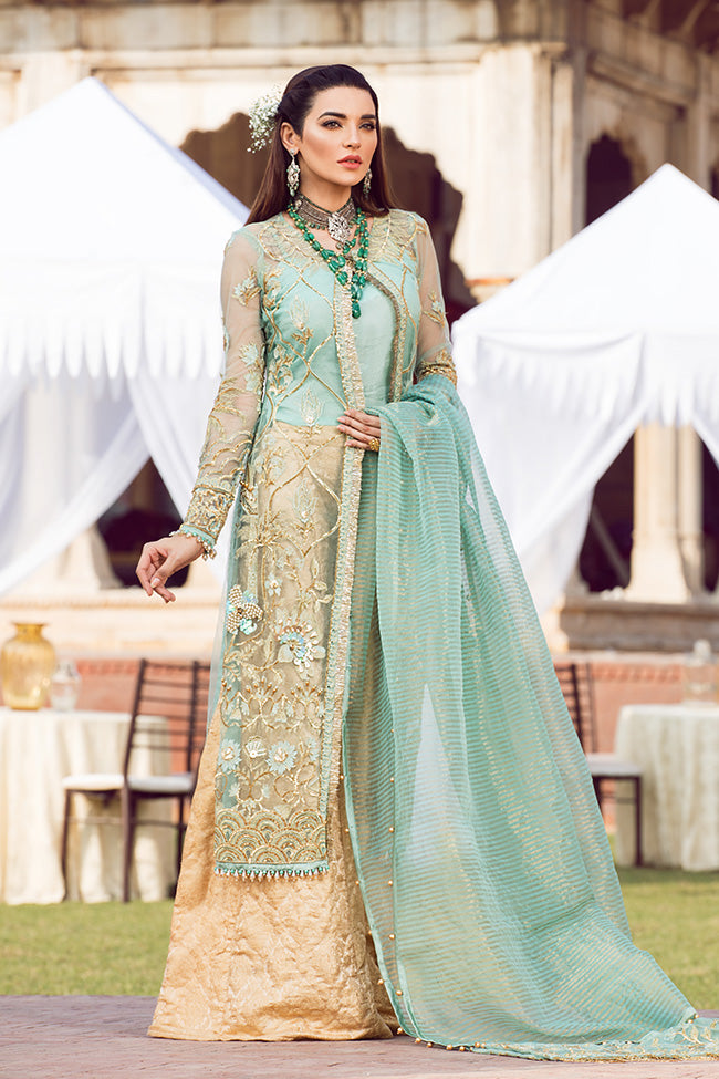 mint green asian dress Gorgeously Mint Green & Peach lehnga by Zainab Chottani #fashion #pakistanvogue #asian #zainabchottani