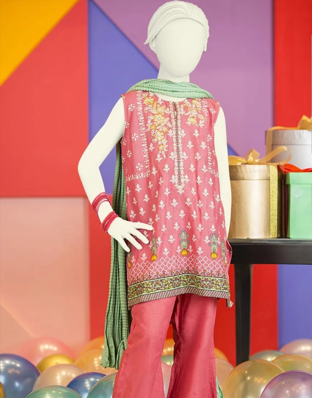 Baby girl kurta shalwar for the event of Eid
