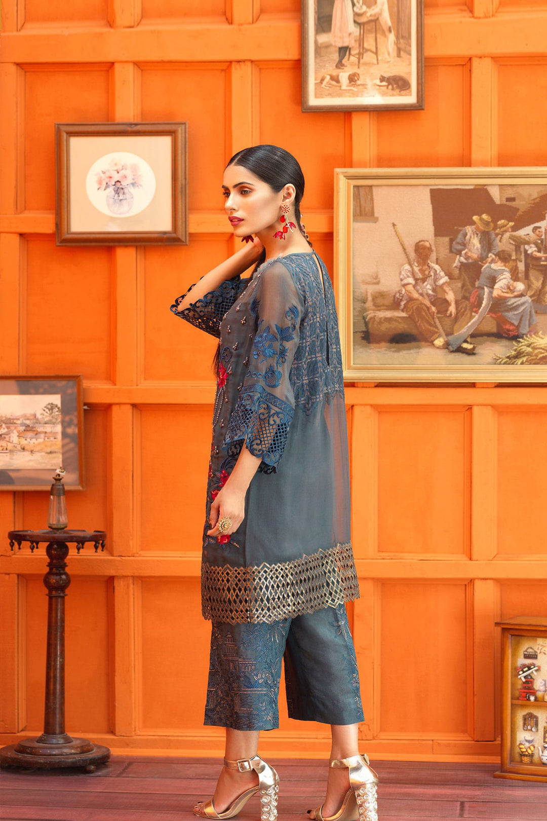 Pretty Pakistani dress of Chiffon for Parties 2