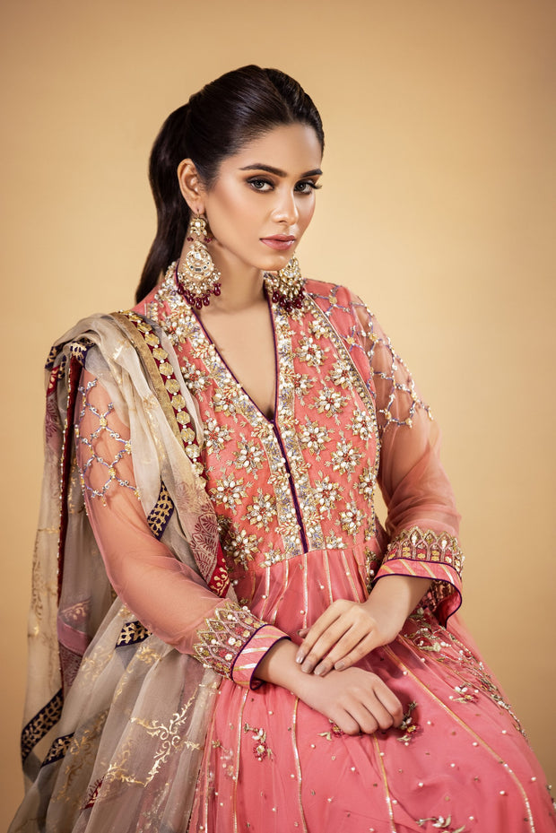 Beautiful Pakistani Wedding Dress in Traditional Pishwas Style