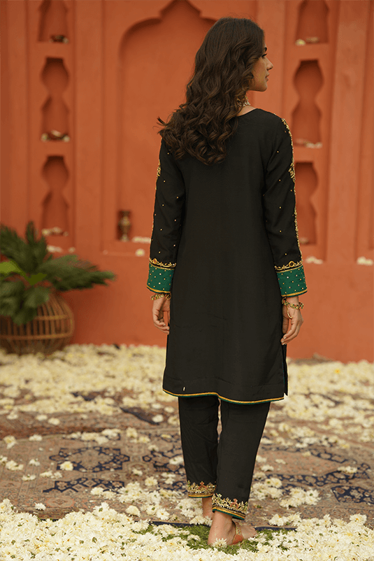 Designer Pakistani Eid Dresses in Black Kameez Salwar