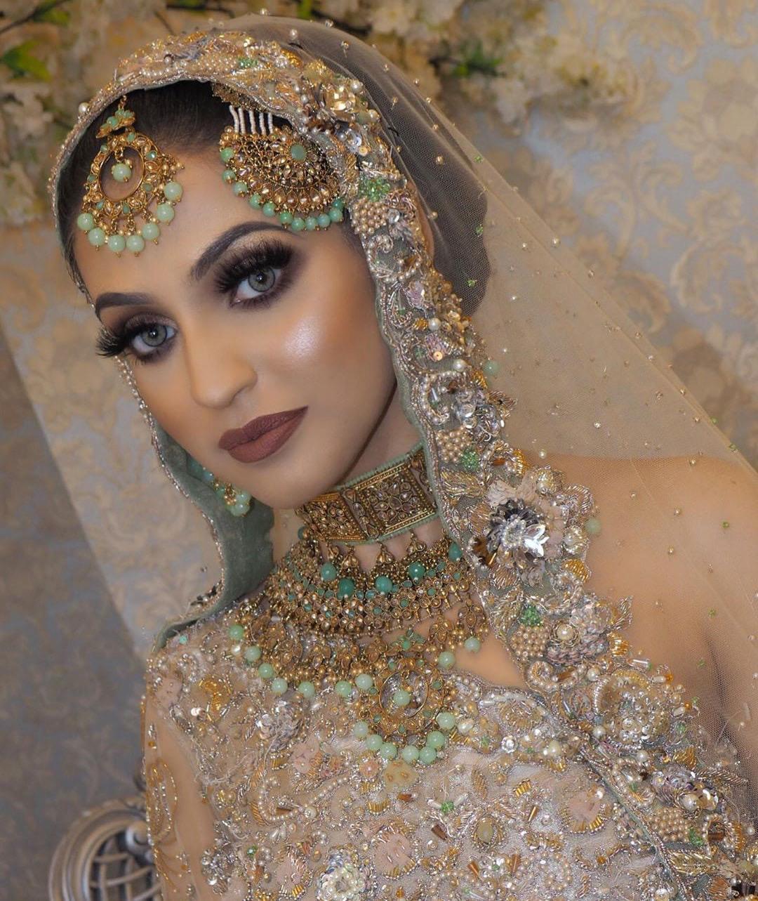 Bridal Necklace Set For Wedding Side Look