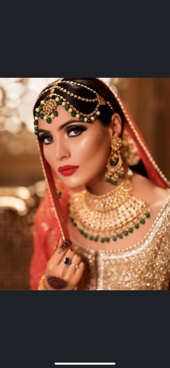 Classy Bridal Kundan Jewellery Set