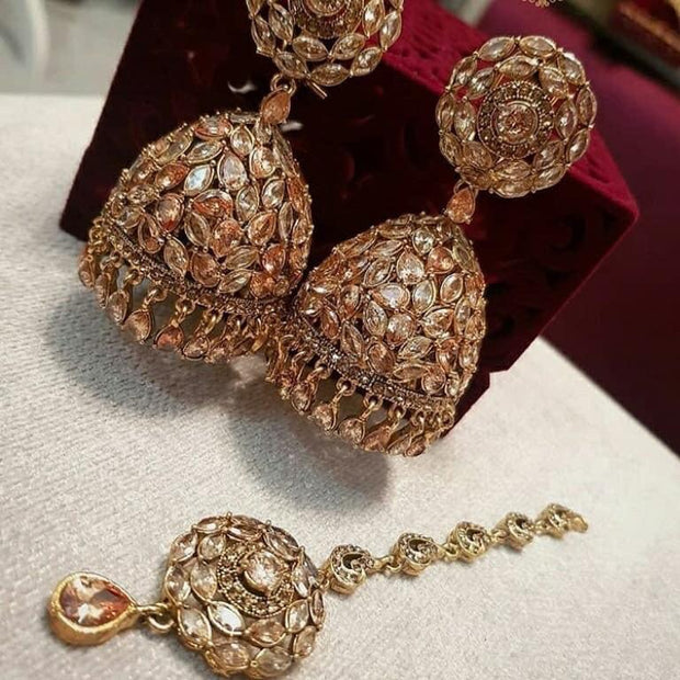 Crystal Jhumka Earrings With Mangtikka
