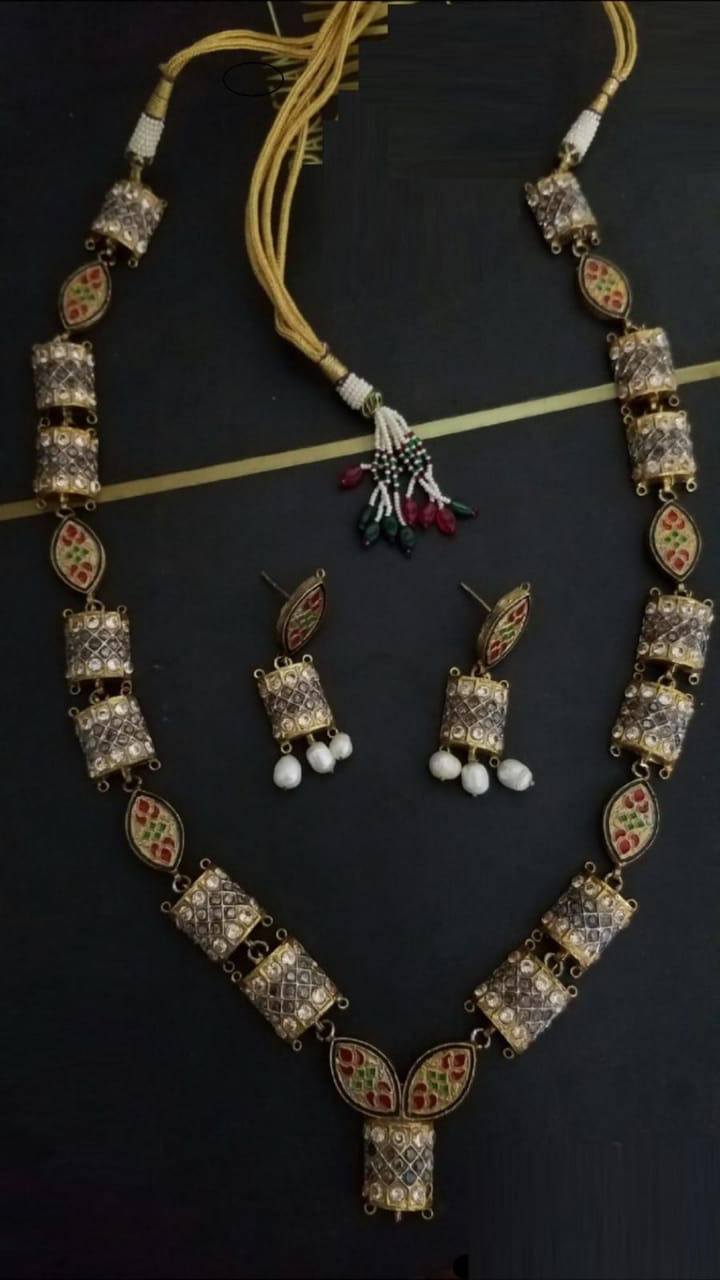 Crystal Stones Mala Set with Moti