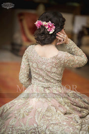 Pakistani Walima Bridal Dress in Beutiful Pastel Pink Color.Work Embellished With Heavy Dabka Nagh Zari And Silk Threads Work. 