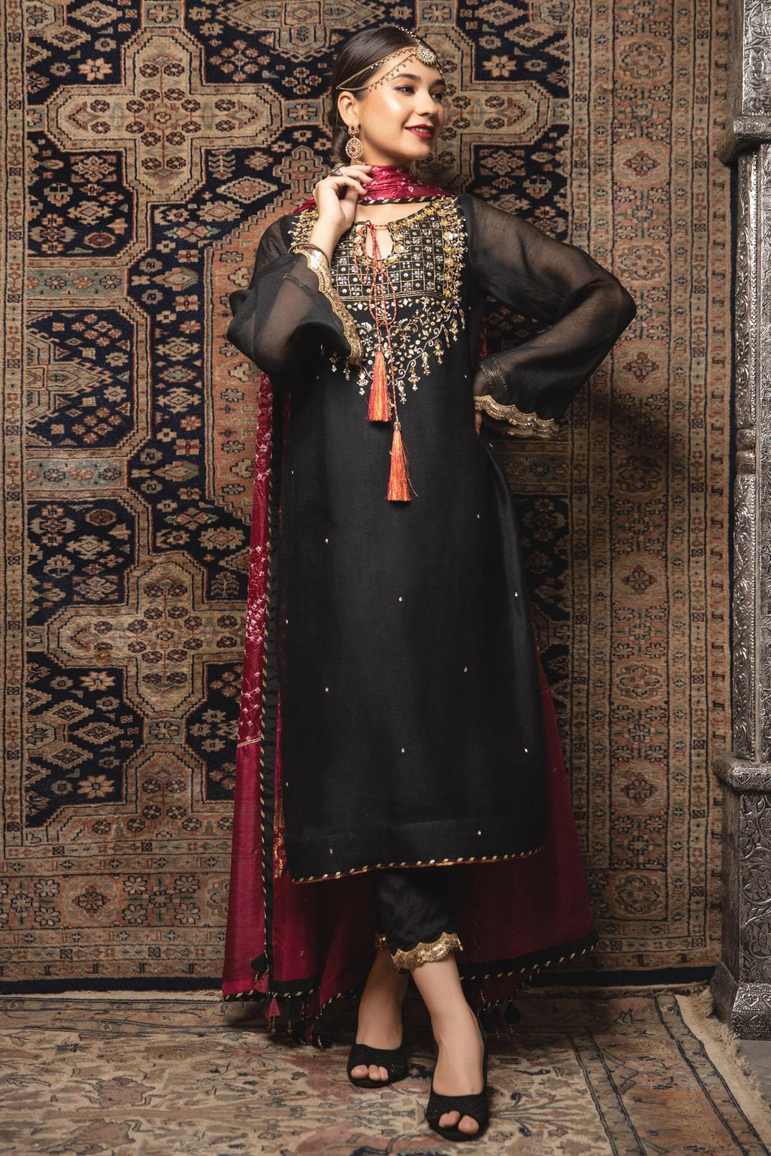 black dress shalwar kameez design Black Shalwar Kameez