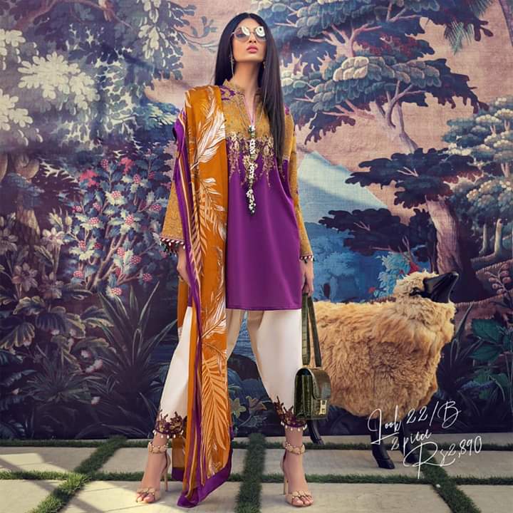 Designer Lawn Suit in Pakistan 