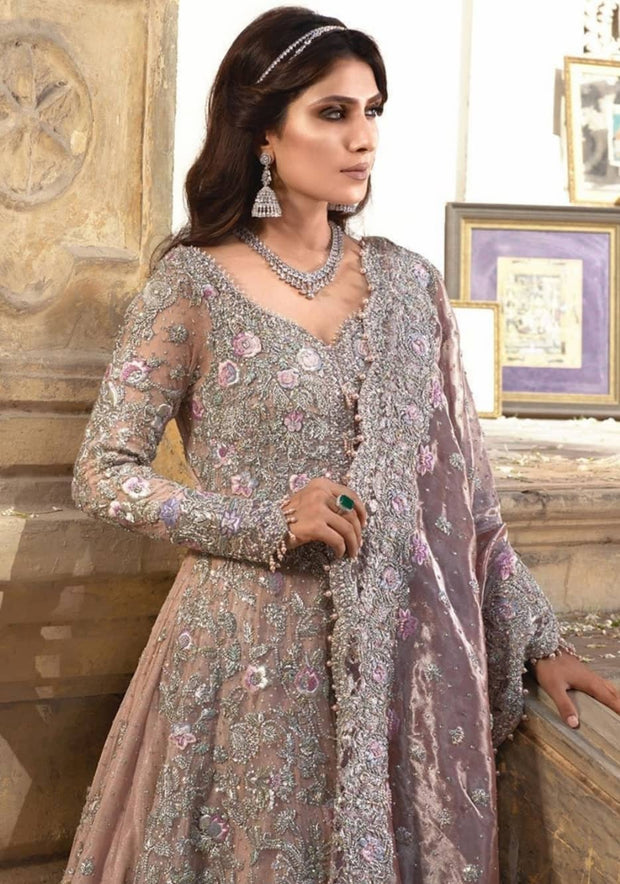 Luxuries Pakistani Lehenga For Reception 2