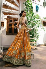 designer mehndi lehenga