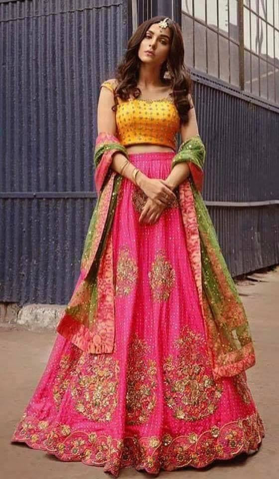 Beutifull lahnga choli dress for mehndi Model #P 923 XL Beutifull lahnga choli dress for mehndi Model #P 923 XL