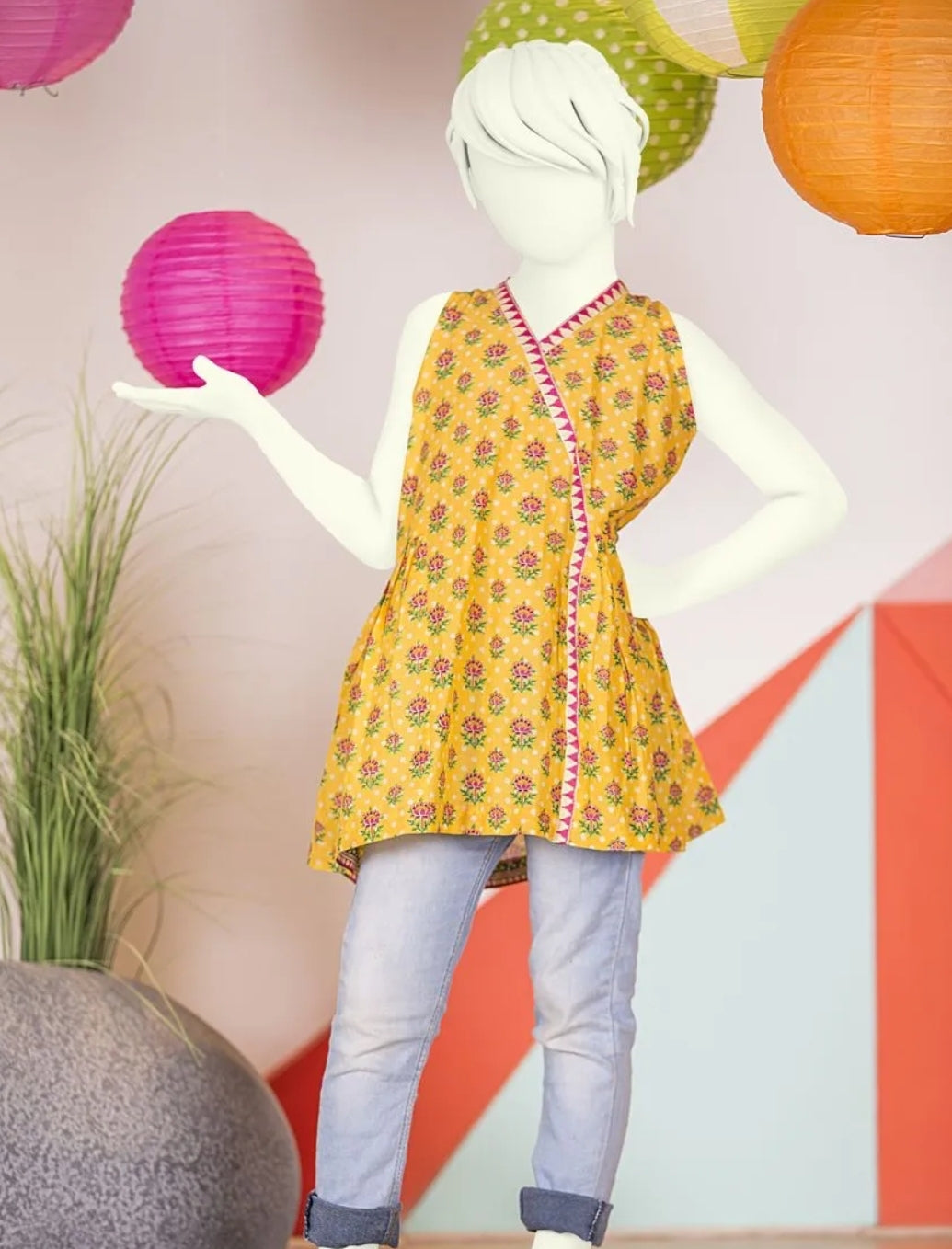 Pakistani kidz dress of yellow colour