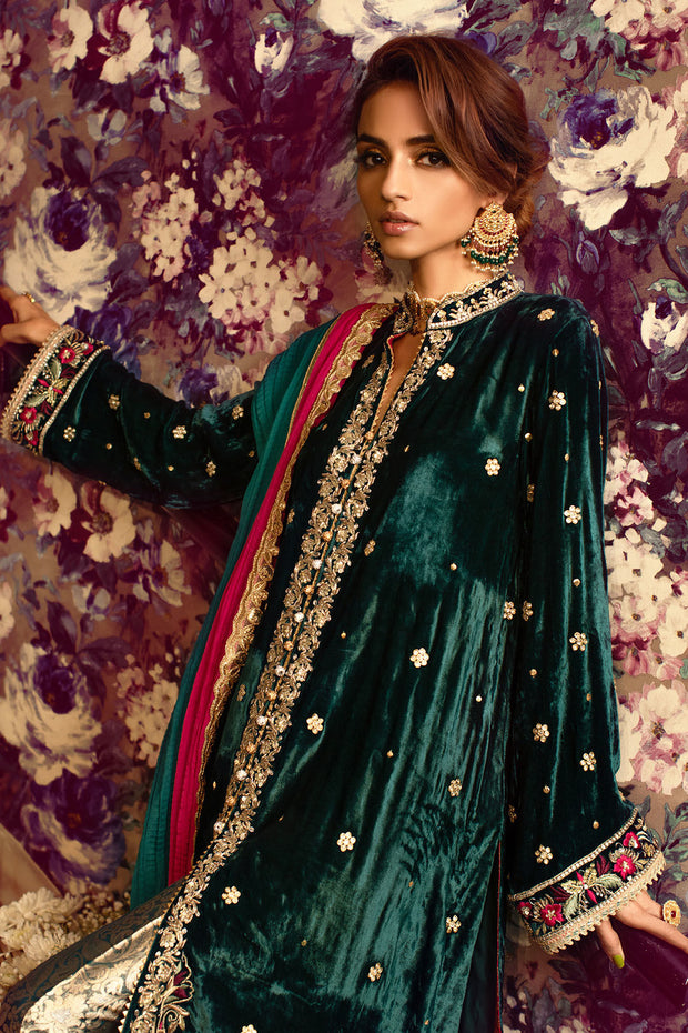 Elegant Blue Velvet Pakistani Kameez Salwar Dress 2022