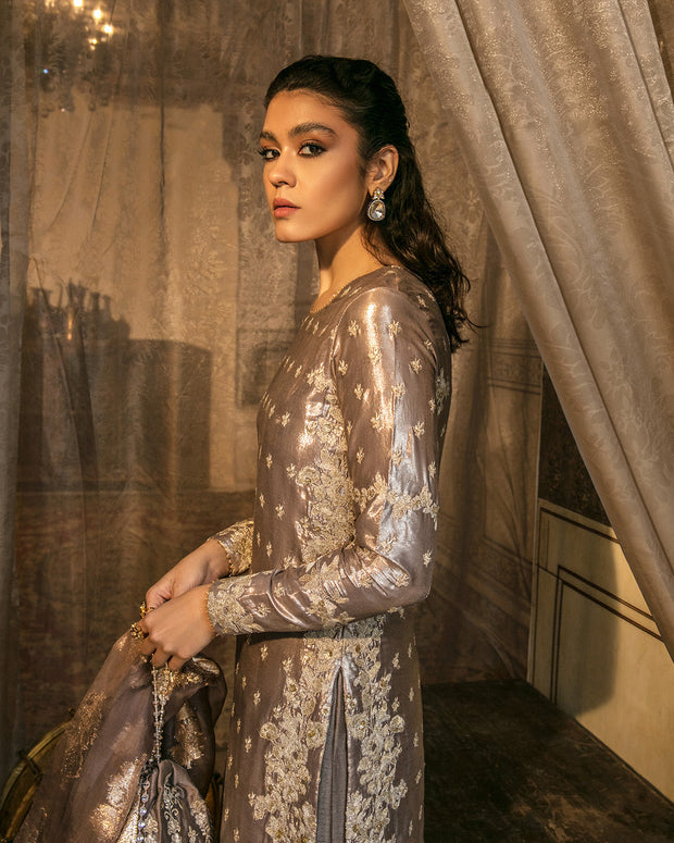 Elegant Kameez Trouser and Dupatta Dress in Silk Fabric