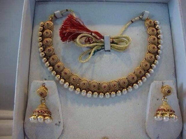 Elegant Antique Jewellery Set