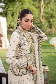 Embellished Long Pishwas Pakistani Party Dress for Ladies 2022