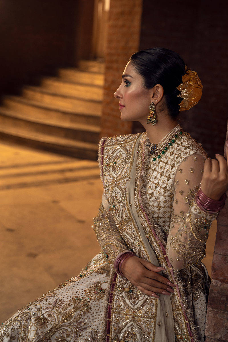 Embellished Pakistani Bridal Dress in Alluring Lehenga Choli Dupatta Style
