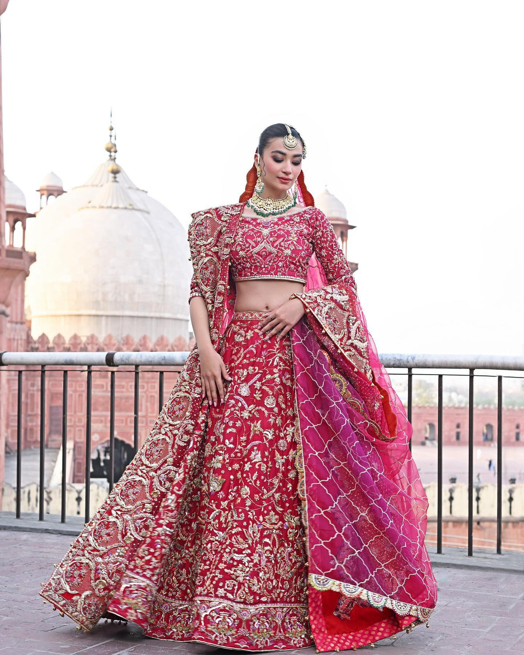 Stunning Pakistani Bridal Lehenga Choli with Dupatta for Weddings