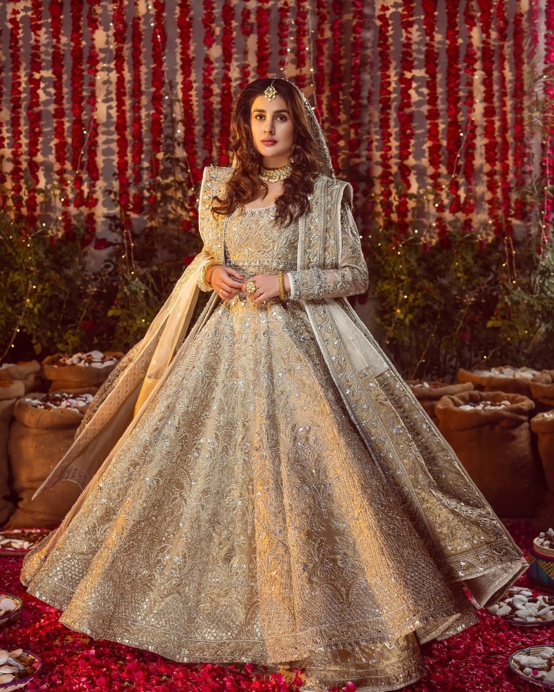 Luxury Pakistani Bridal Lehenga & Pishwas Set - Elegant Design