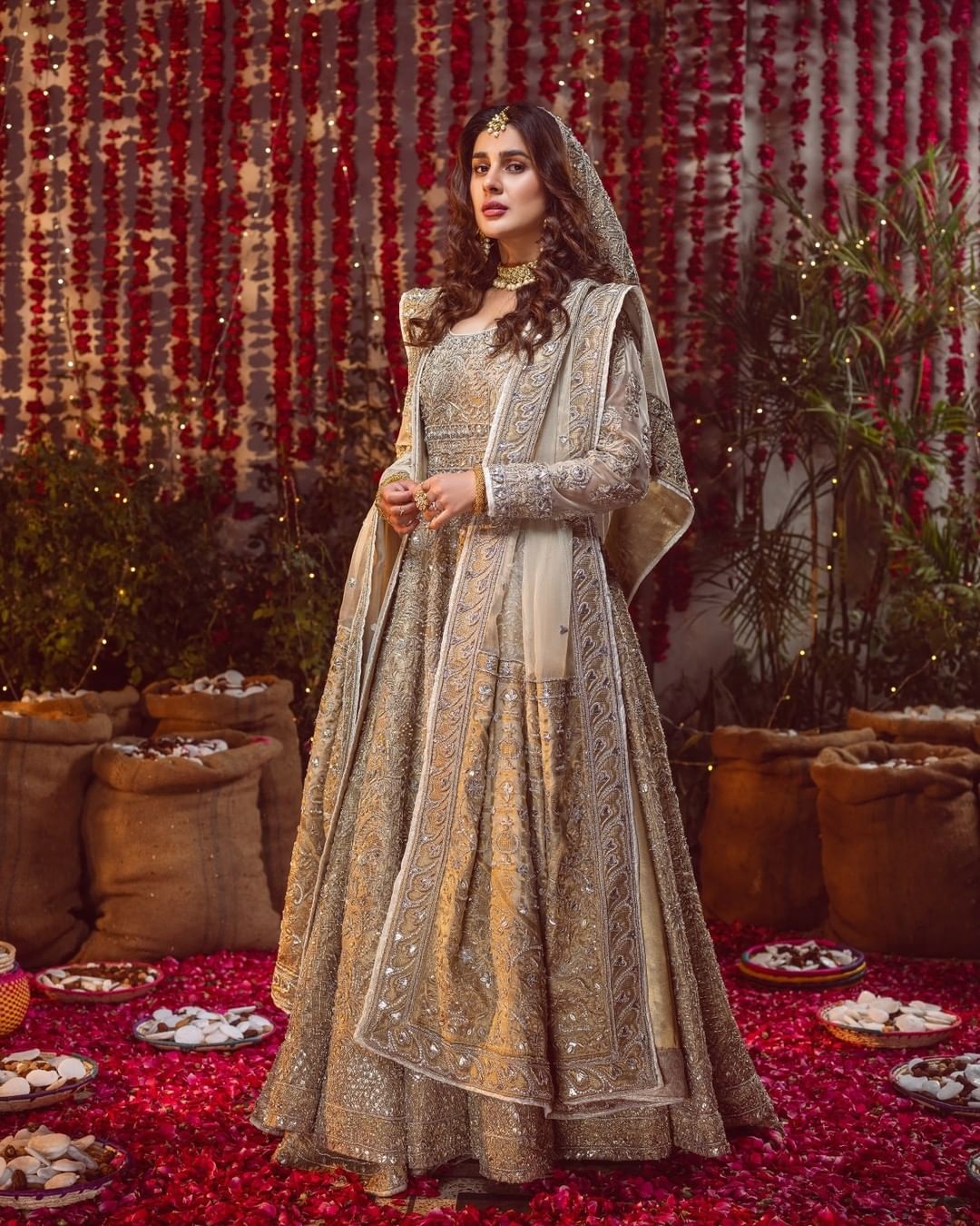 Luxury Pakistani Bridal Lehenga & Pishwas Set - Elegant Design