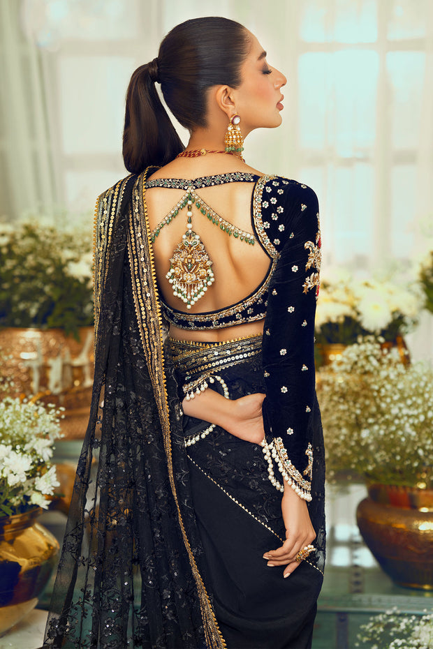 Embroidered Black Velvet Saree Pakistani Wedding Dresses 2023
