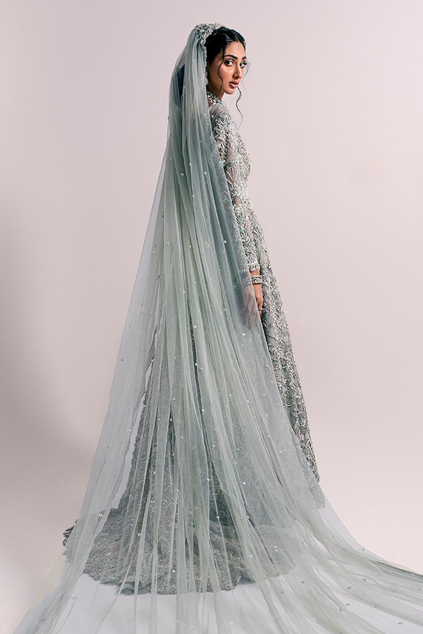 Embroidered Bridal Lehenga with Long Tail Organza Pakistani Wedding Gown Dupatta Dress