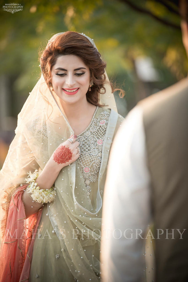 Beutifull wedding party dress In light pistachio green and baby