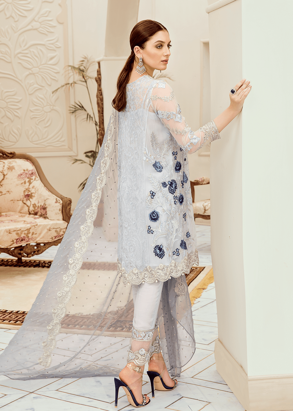 Fancy embroidered dresses with elegant thread embroidery MEDIUM Fancy embroidered dresses with elegant thread embroidery MEDIUM