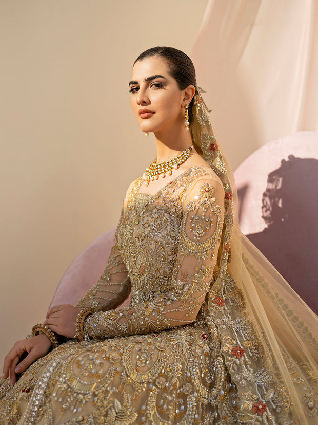 Bridal Veils and Headpieces: The Magic of Elegance – Nameera by Farooq