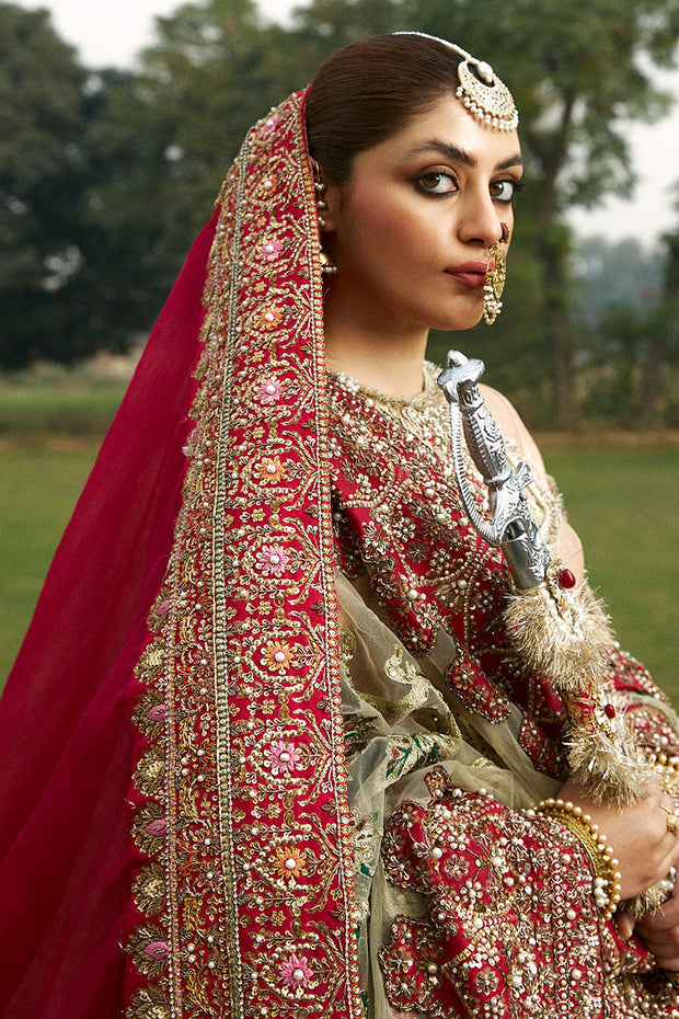 Golden Lehenga Choli Red Dupatta Pakistani Wedding Dresses 2023