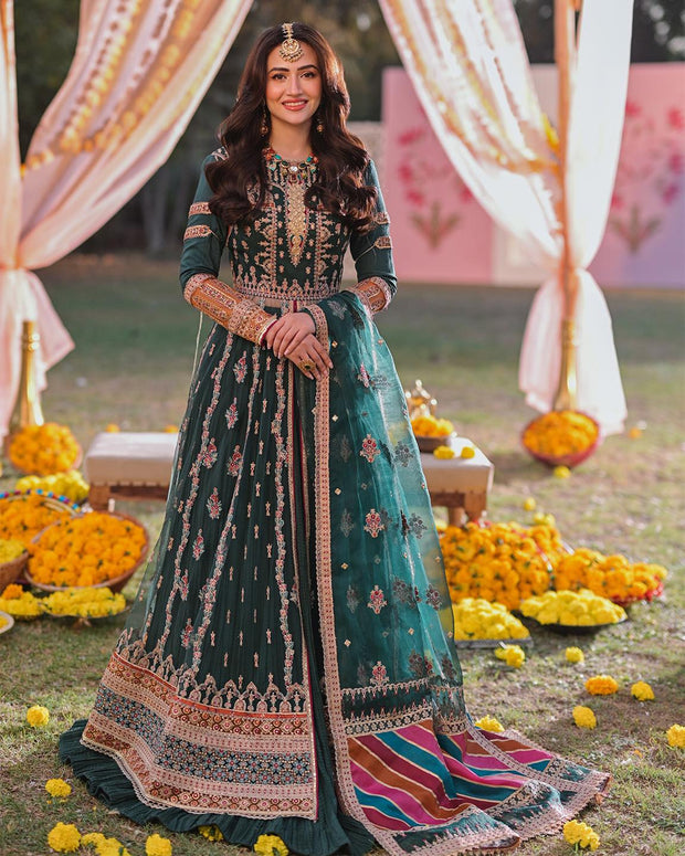 green mehendi dress for bride Green Mehndi Dress Ideas For Bride