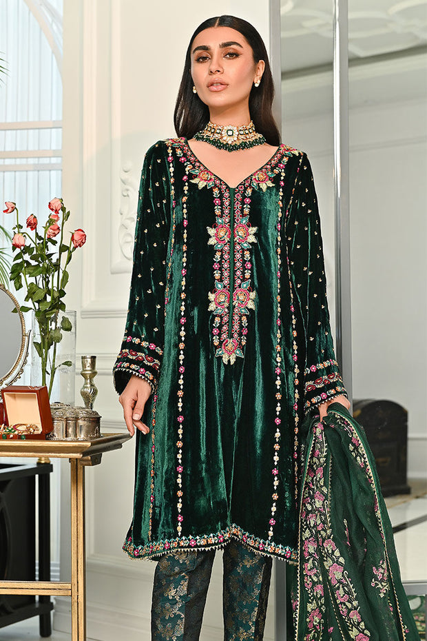 Green Velvet Ladies Salwar Kameez Pakistani Dress 2022