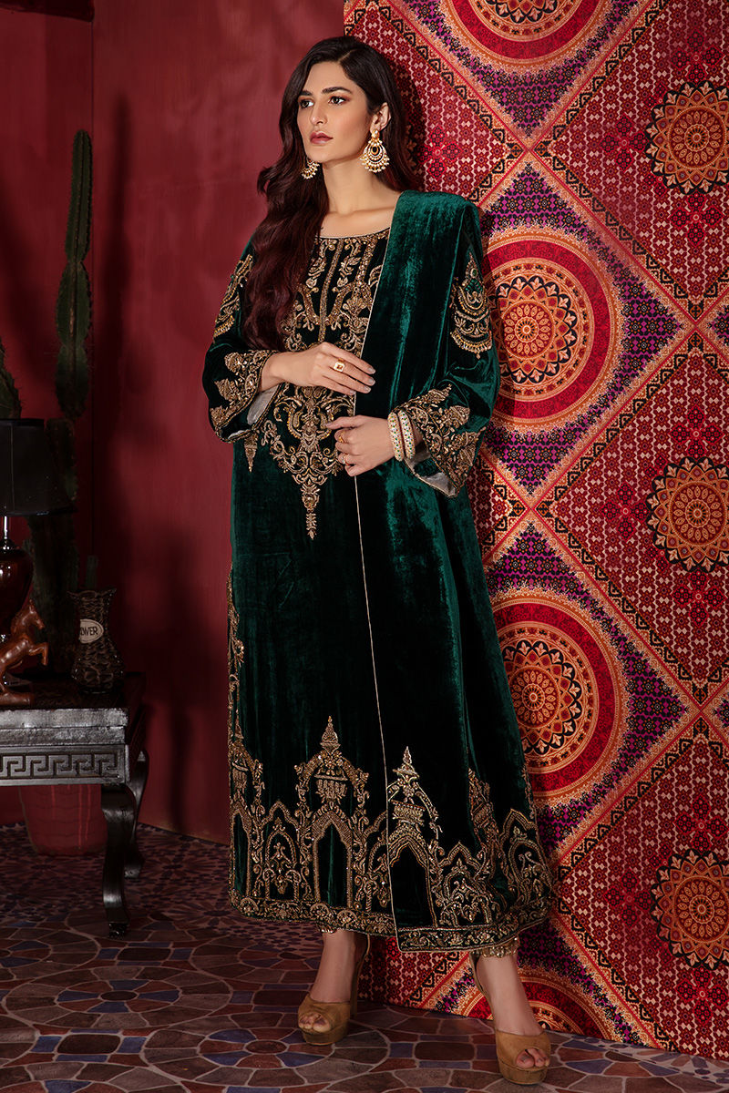 Green Velvet Salwar Kameez Pakistani Wedding Dresses 2023