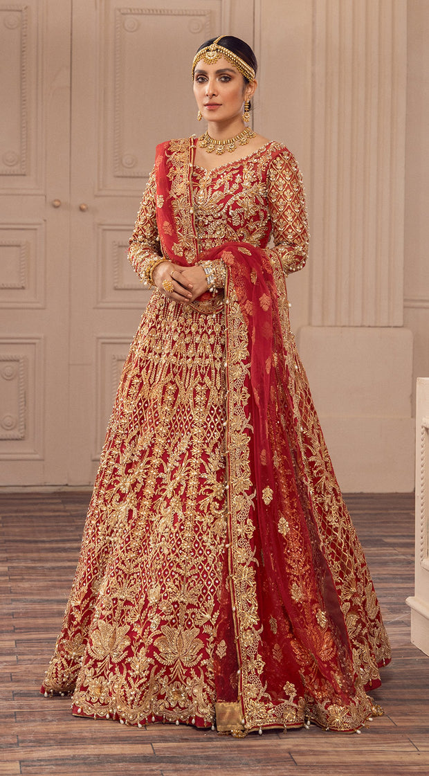 Off White Gown in Georgett with Sequins Work – Dulhan Exclusives