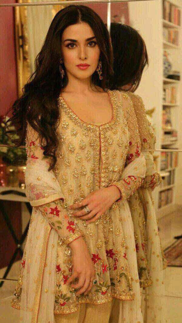 Zainab Chotani Designer Dress Chiffon   Model # C 829