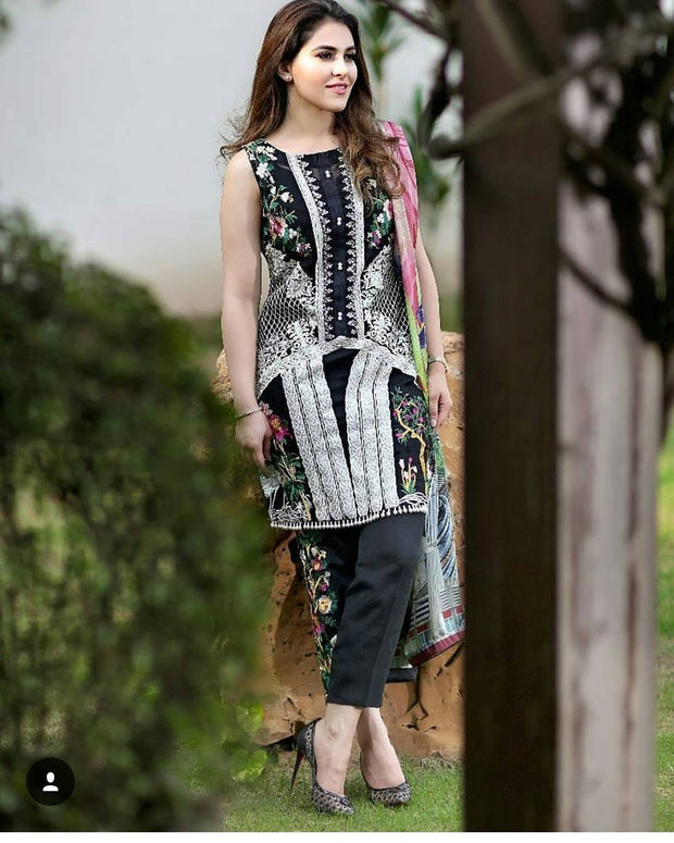 Beutifull chiffon dress by crimson in back and pink color