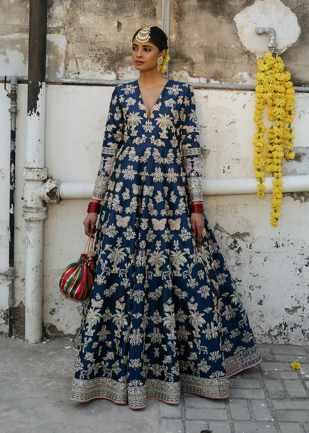 indian maxi dress for wedding Bridal Long in Blue Color Medium SD-12.12.24 Left Side Panels Hand Black KNIT MAXI DRESS Size:9T---Chest = 28 inches/ Waist = 27 inches/Hollow to floor = 44 inches