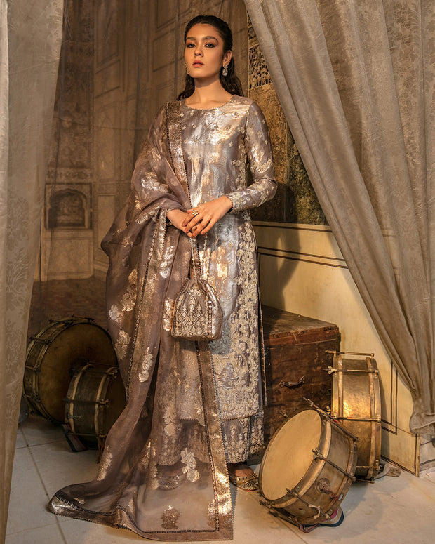 Kameez Trouser and Dupatta Dress in Silk Fabric
