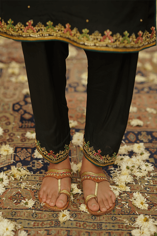 Latest Black Kameez Salwar by Pakistani Designer Latest