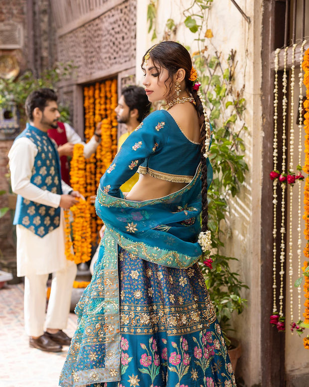 Latest Blue Lehenga Choli and Dupatta Wedding Dress for Bride