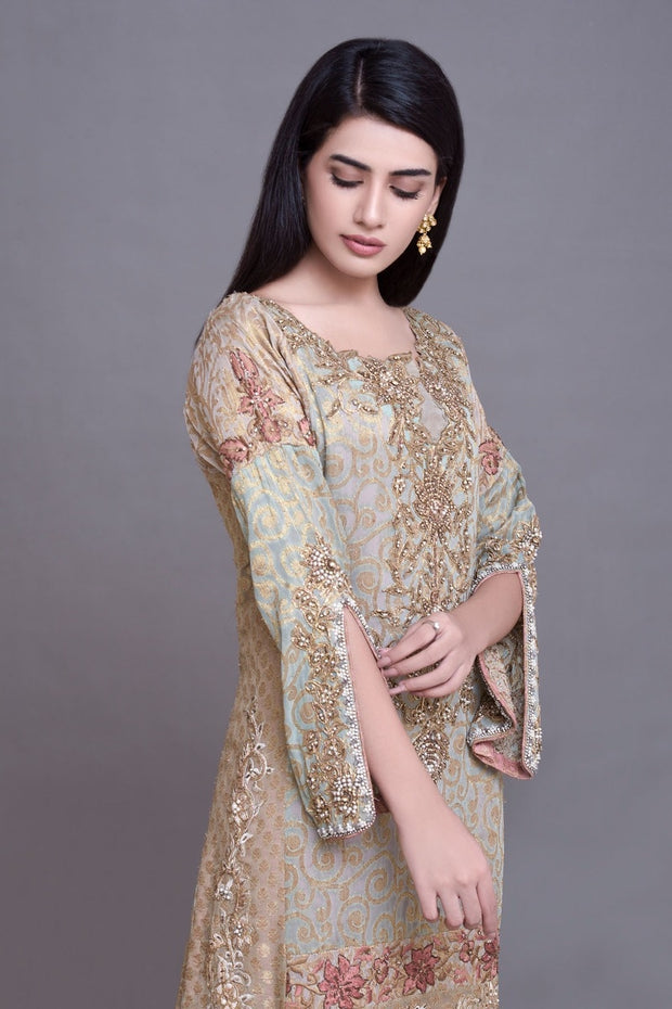 Latest Chiffon Suit for Wedding Party Close up