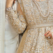 Latest Elegant Golden Bridal Dress Pakistani for Wedding